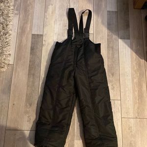 Unisex size 5 snow pants, only worn twice!